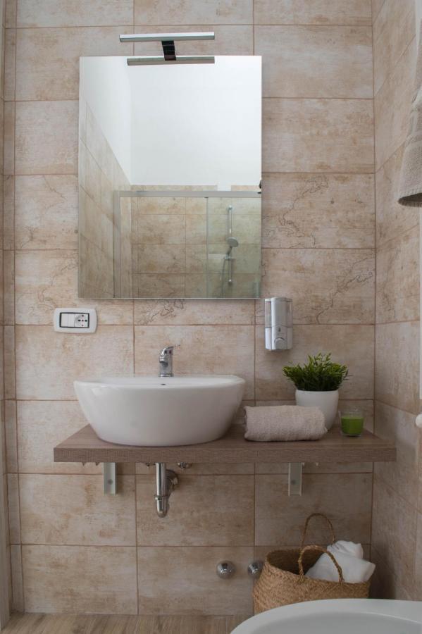 Tiber Rooms Testaccio ローマ エクステリア 写真